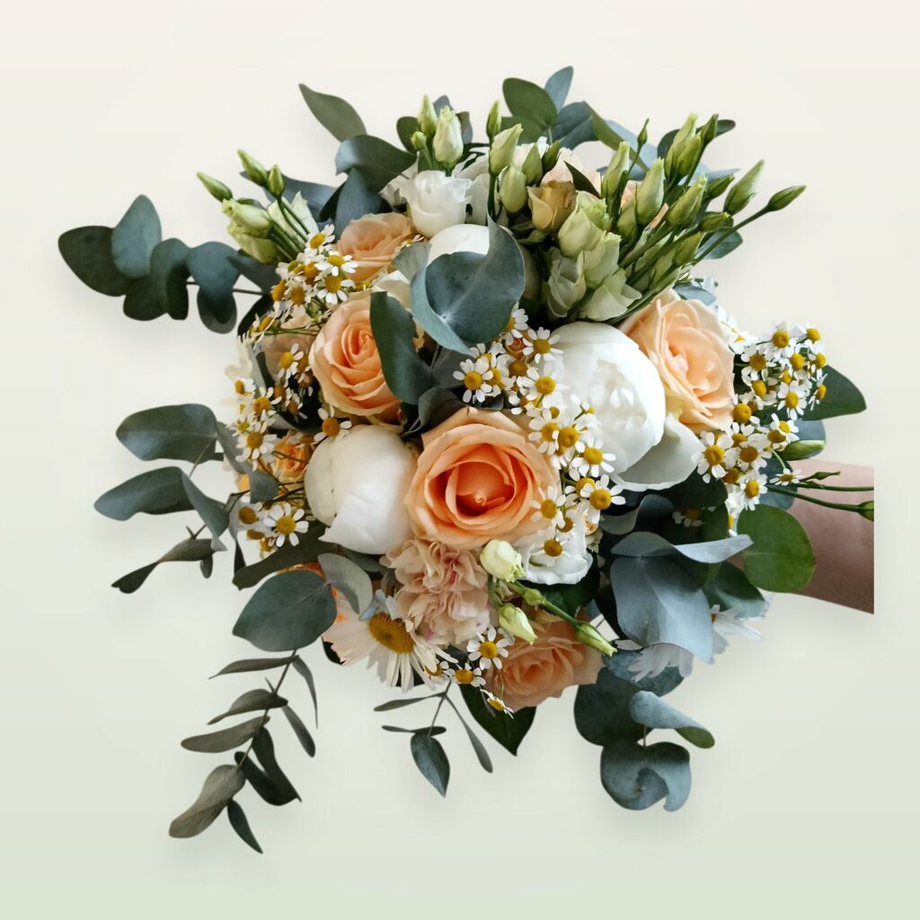Bouquet de mariée champêtre pêche et blanc
