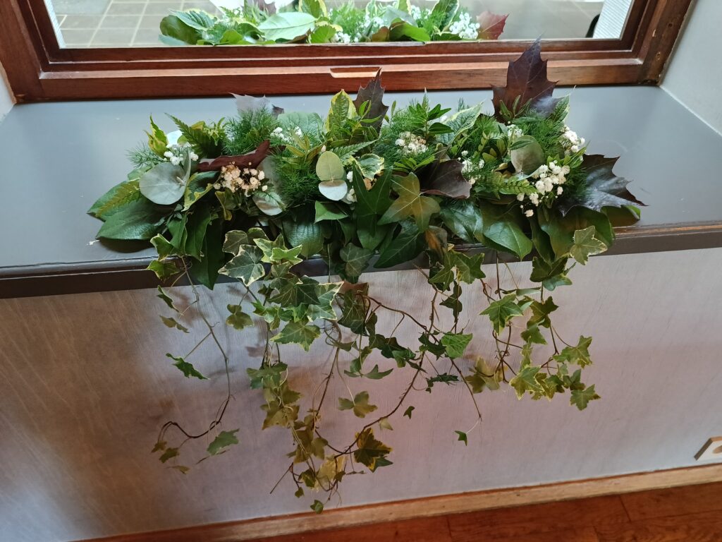Décoration d&rsquo;appui de fenêtre — Verdure retombante